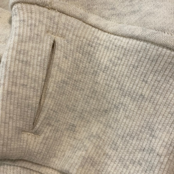 ❤️ Lululemon Scuba Oversized Funnel Neck in Heathered Bone / Gold NWT - Picture 5 of 12